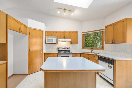 28 Harvest Oak Drive Ne, Calgary, AB 