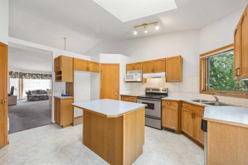 28 Harvest Oak Drive Ne, Calgary, AB 