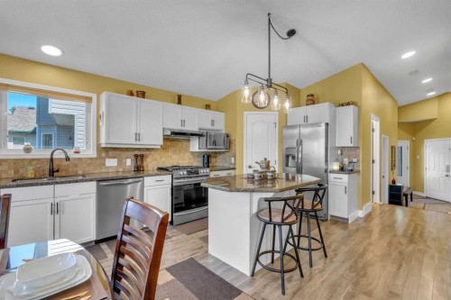 46 Somerside Manor Sw, Calgary, AB - Indoor Photo Showing Kitchen With Stainless Steel Kitchen
