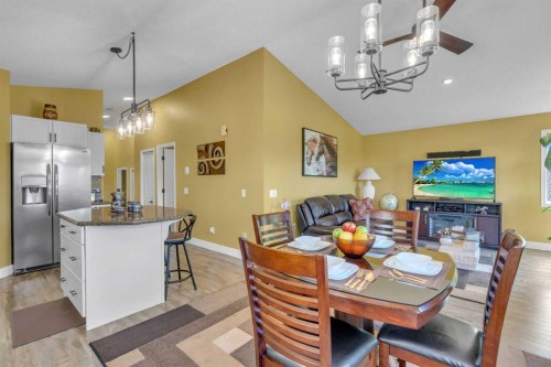 46 Somerside Manor Sw, Calgary, AB - Indoor Photo Showing Dining Room