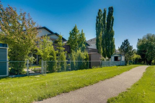 46 Somerside Manor Sw, Calgary, AB - Outdoor
