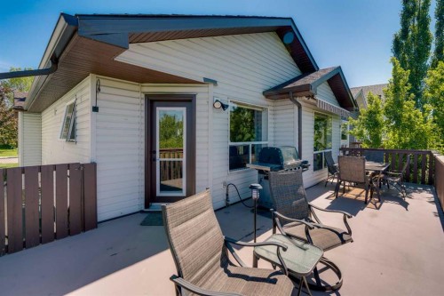 46 Somerside Manor Sw, Calgary, AB - Outdoor With Deck Patio Veranda With Exterior