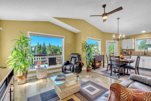 46 Somerside Manor Sw, Calgary, AB - Indoor Photo Showing Other Room
