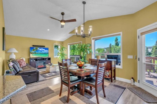 46 Somerside Manor Sw, Calgary, AB - Indoor Photo Showing Dining Room