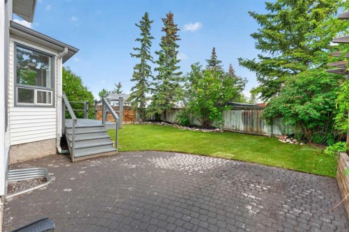 70 West Mackay Crescent, Cochrane, AB 