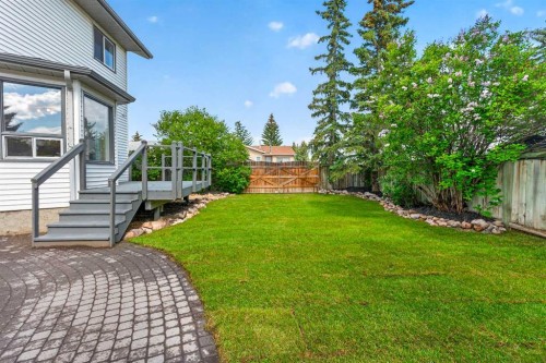 70 West Mackay Crescent, Cochrane, AB 