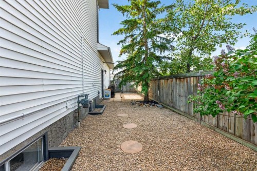 70 West Mackay Crescent, Cochrane, AB 