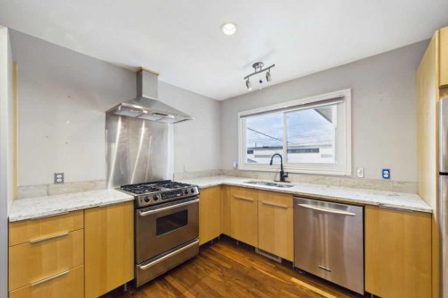 28 Franklin Drive Se, Calgary, AB - Indoor Photo Showing Kitchen With Stainless Steel Kitchen With Upgraded Kitchen