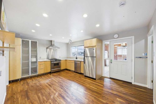 28 Franklin Drive Se, Calgary, AB - Indoor Photo Showing Kitchen With Stainless Steel Kitchen