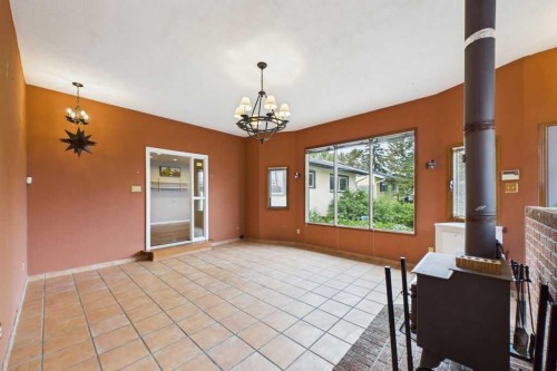 28 Franklin Drive Se, Calgary, AB - Indoor Photo Showing Other Room