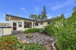 28 Franklin Drive SE Calgary, AB T2H 0T9