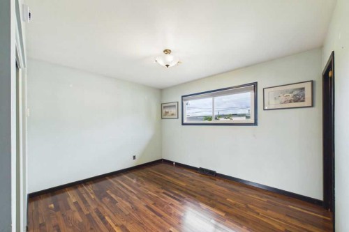 28 Franklin Drive Se, Calgary, AB - Indoor Photo Showing Other Room