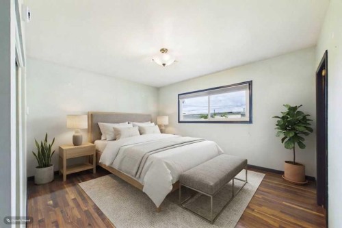 28 Franklin Drive Se, Calgary, AB - Indoor Photo Showing Bedroom