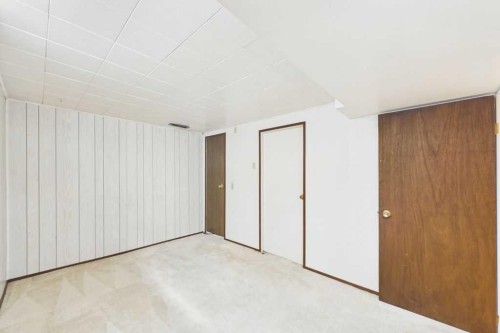 28 Franklin Drive Se, Calgary, AB - Indoor Photo Showing Other Room