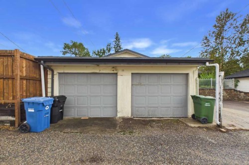 28 Franklin Drive Se, Calgary, AB - Outdoor With Exterior