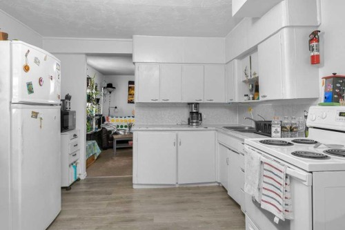 2216 19 Street Sw, Calgary, AB 