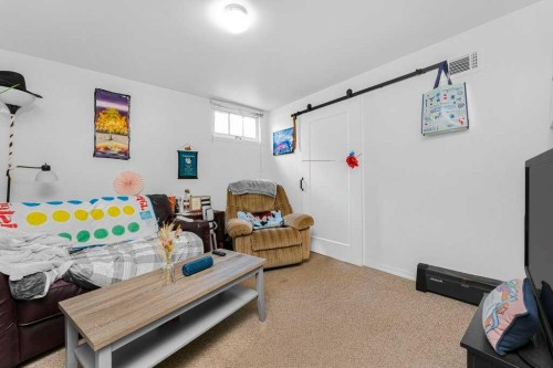 2216 19 Street Sw, Calgary, AB 