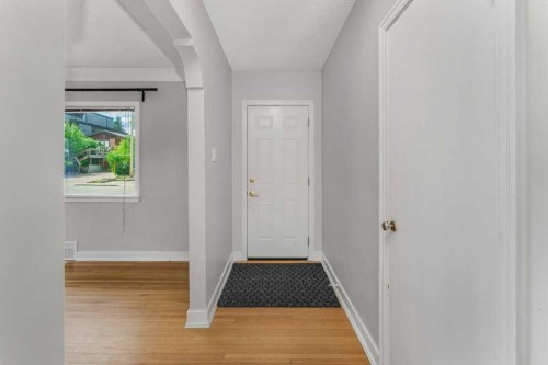 2216 19 Street Sw, Calgary, AB 