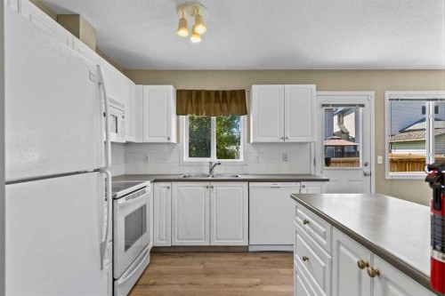 17 Citadel Point Nw, Calgary, AB 