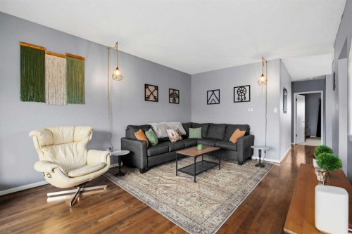 8A Arlington Bay Se, Calgary, AB 