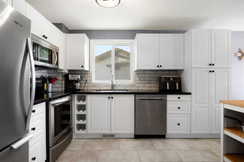 8A Arlington Bay Se, Calgary, AB 