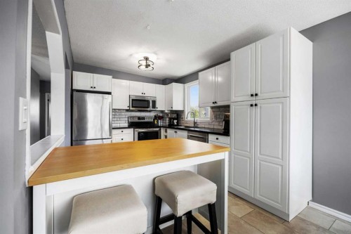 8A Arlington Bay Se, Calgary, AB 