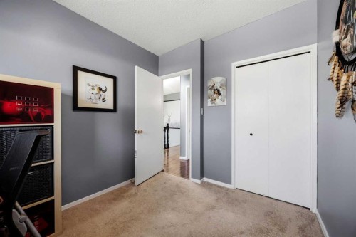 8A Arlington Bay Se, Calgary, AB 