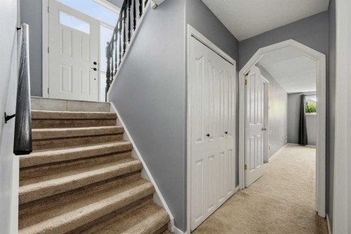 8A Arlington Bay Se, Calgary, AB 