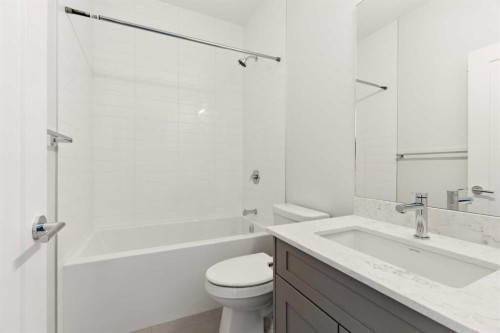 414-1453 Na'A Drive Sw, Calgary, AB - Indoor Photo Showing Bathroom