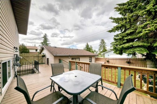 584 Woodhill Place Sw, Calgary, AB 