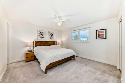 584 Woodhill Place Sw, Calgary, AB 