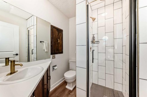584 Woodhill Place Sw, Calgary, AB 