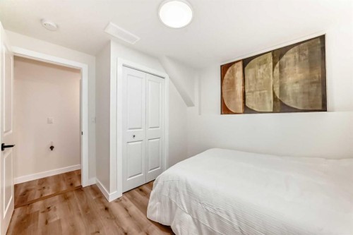 584 Woodhill Place Sw, Calgary, AB 