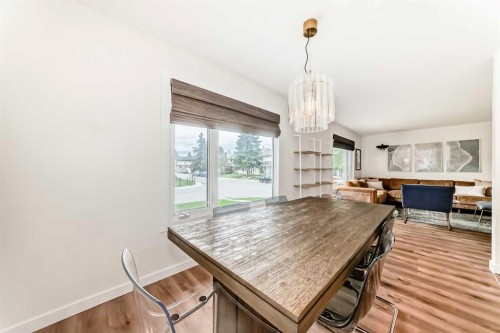 584 Woodhill Place Sw, Calgary, AB 