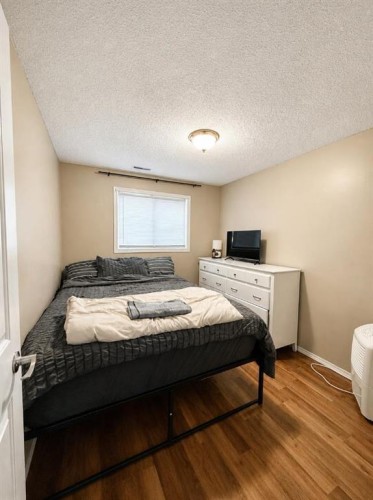 2119 23 Ave Close, Bowden, AB 