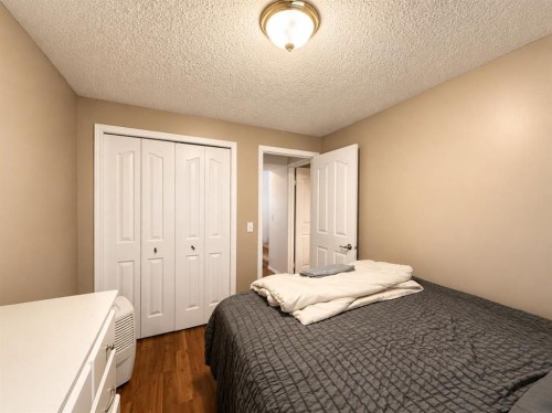 2119 23 Ave Close, Bowden, AB 
