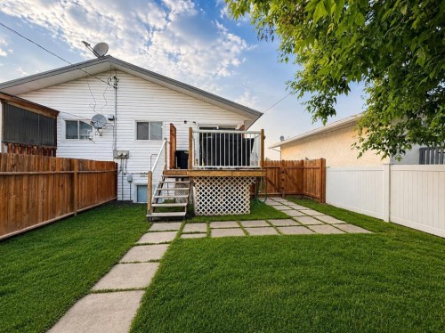 2119 23 Ave Close, Bowden, AB 