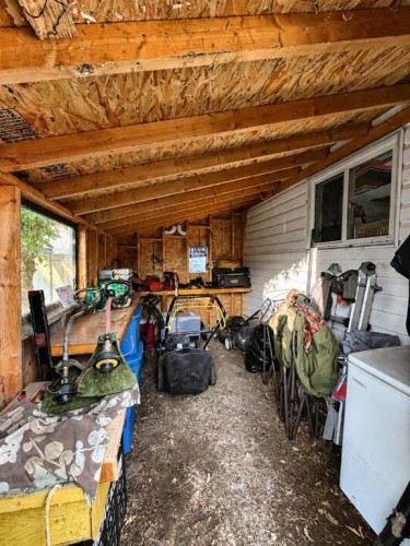 2119 23 Ave Close, Bowden, AB 