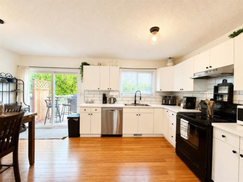 2119 23 Ave Close, Bowden, AB 