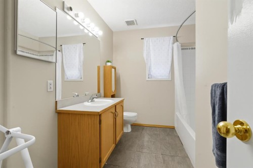 141 Saratoga Close Ne, Calgary, AB 