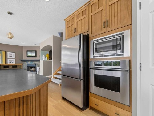 124 Valley Creek Crescent Nw, Calgary, AB 