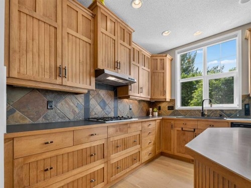 124 Valley Creek Crescent Nw, Calgary, AB 