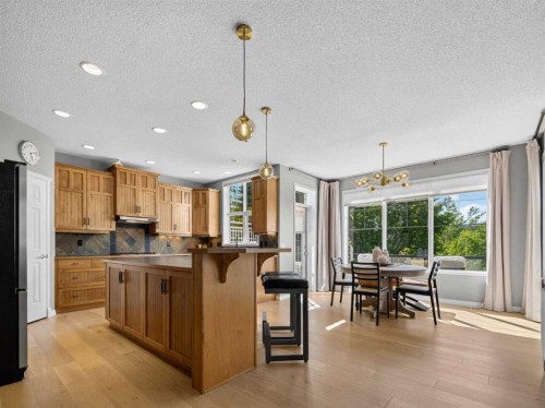 124 Valley Creek Crescent Nw, Calgary, AB 