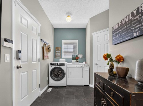 124 Valley Creek Crescent Nw, Calgary, AB 
