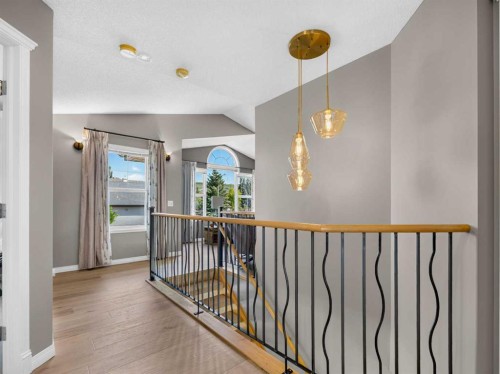 124 Valley Creek Crescent Nw, Calgary, AB 