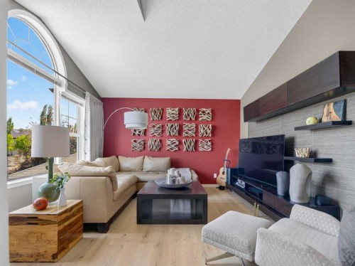 124 Valley Creek Crescent Nw, Calgary, AB 