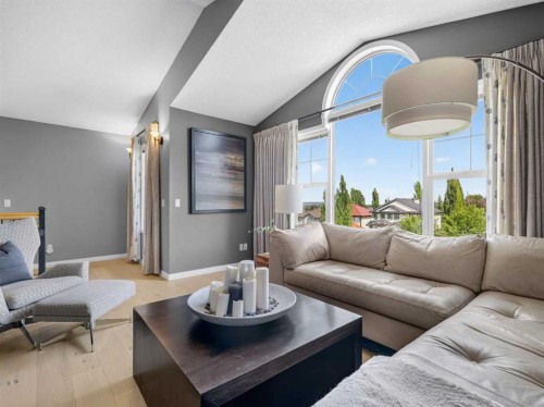 124 Valley Creek Crescent Nw, Calgary, AB 