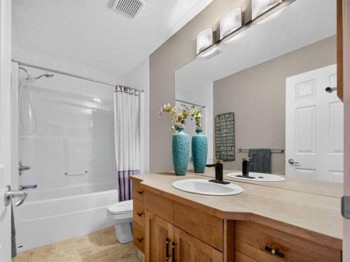 124 Valley Creek Crescent Nw, Calgary, AB 