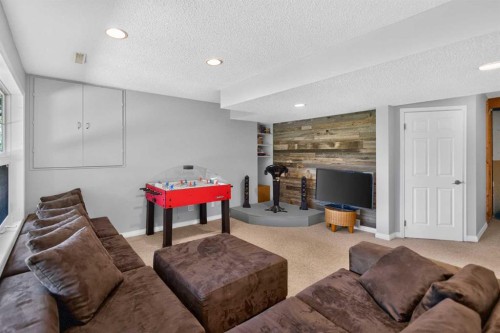 124 Valley Creek Crescent Nw, Calgary, AB 