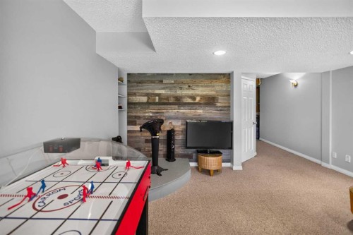 124 Valley Creek Crescent Nw, Calgary, AB 